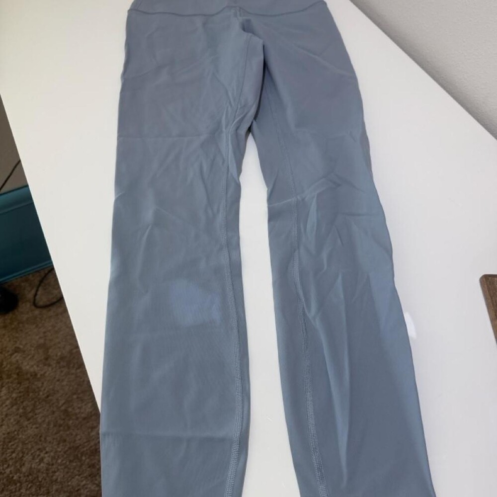 Lululemon light blue high-waisted leggings #activewear #yoga size 4